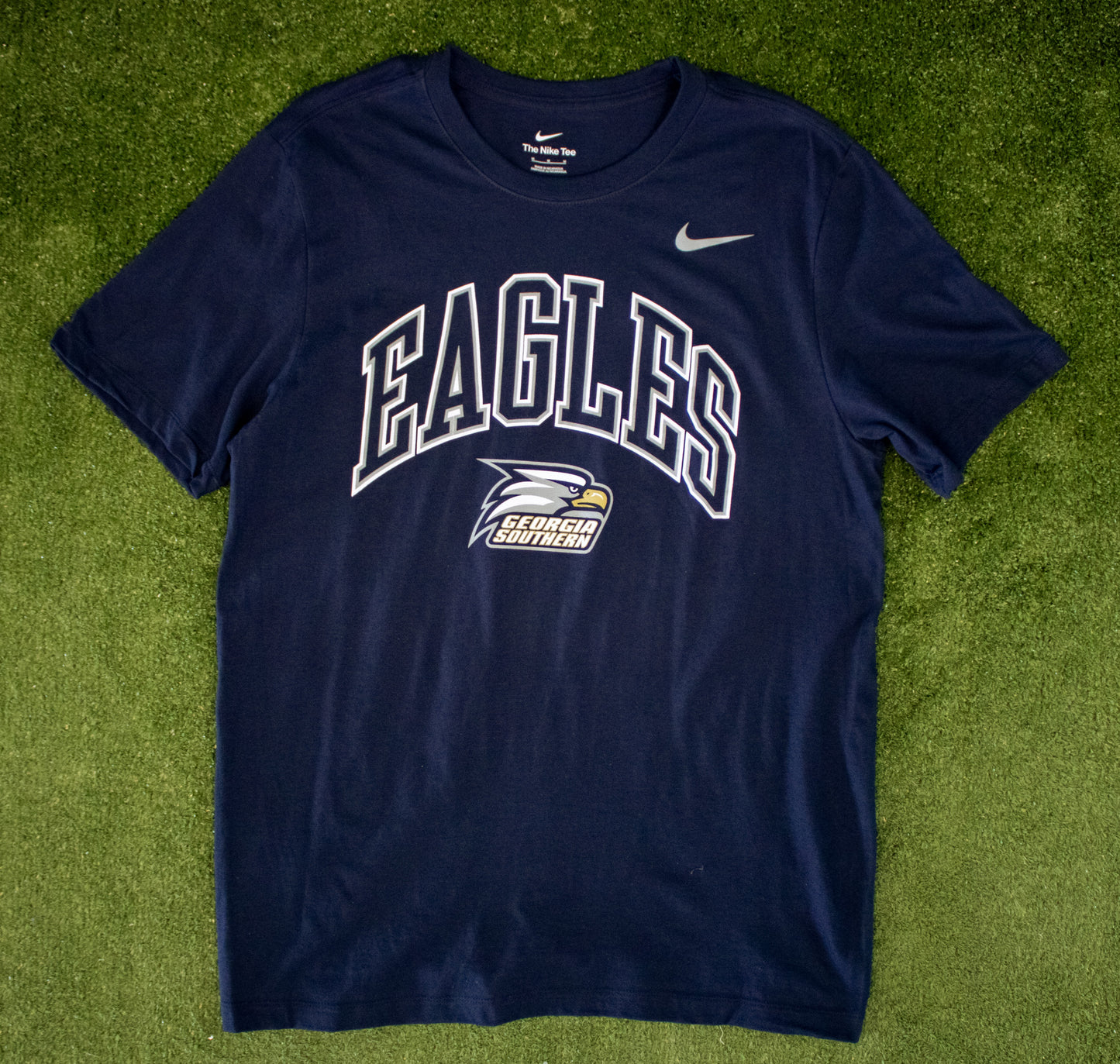NIKE - EAGLES ARCH Core Cotton Tee - NAVY