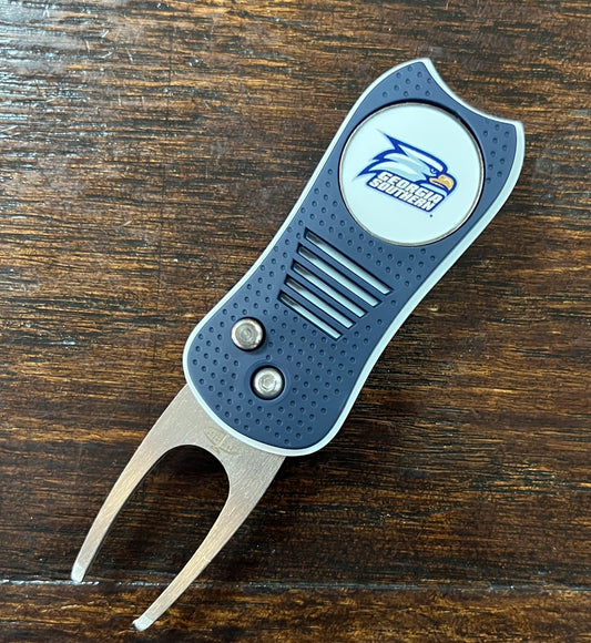 Switchblade Divot Tool